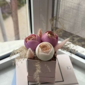 Roses square bouquet - Image 5