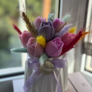 Pastel tulip bouquet - Image 3