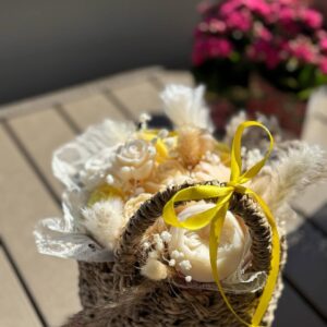 Summer bouquet in a basket - Image 6