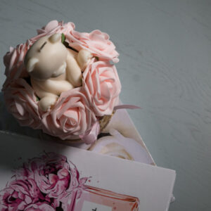 Lv Floral Hug - Image 3