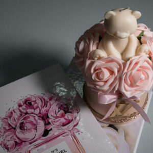 Lv Floral Hug - Image 4