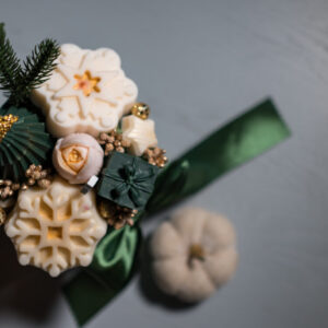 Emerald Noel – Χειροποίητη Αρωματική Κέρινη Σύνθεση Χριστουγέννων - Image 3